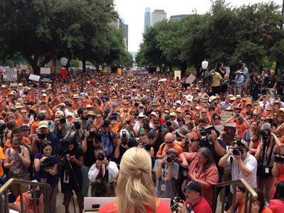 Could Wendy Davis Beat Rick Perry ?