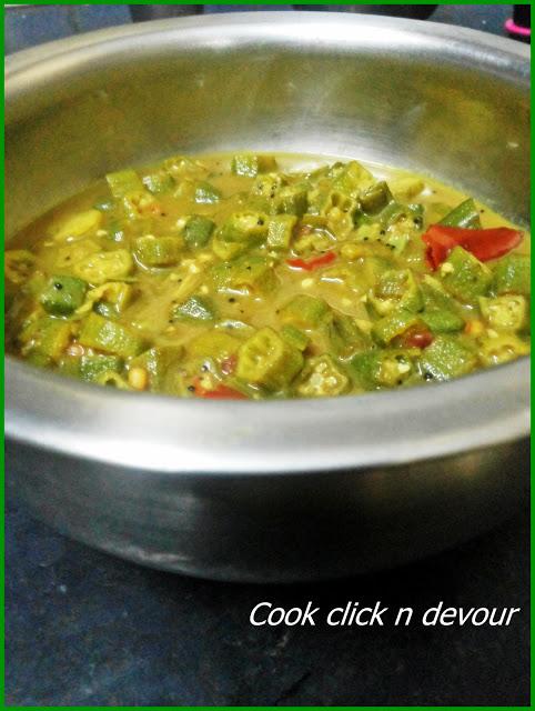 Vendakai Thalir kootu(Stew with okra)