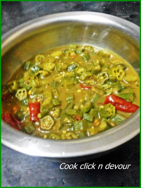 Vendakai Thalir kootu(Stew with okra)