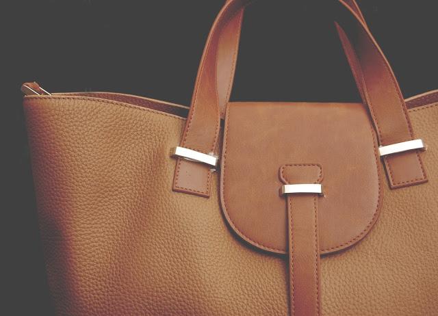 BabyBeau Ellie Tan Changing Bag Review