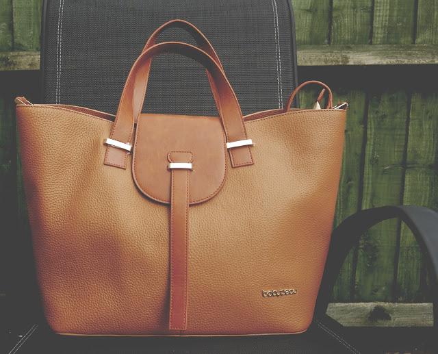 BabyBeau Ellie Tan Changing Bag Review