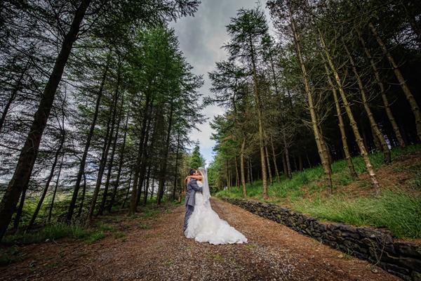 Saddleworth Sunshine! A gorgeous Manchester wedding photography blog
