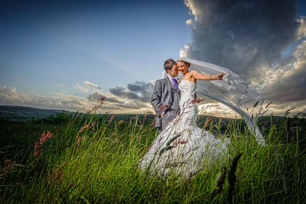 Saddleworth Sunshine! A gorgeous Manchester wedding photography blog