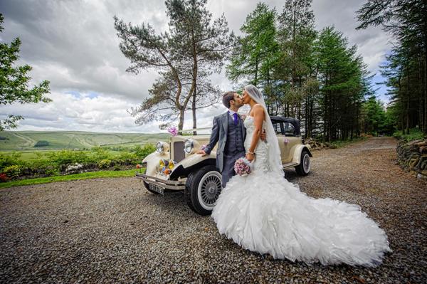 Saddleworth Sunshine! A gorgeous Manchester wedding photography blog