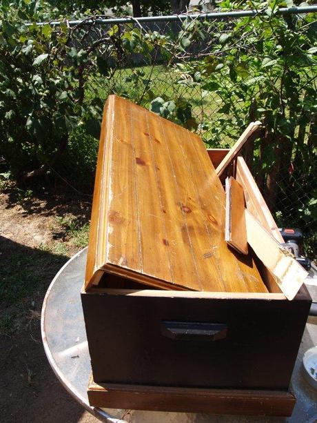 Lane Cedar Chest broken