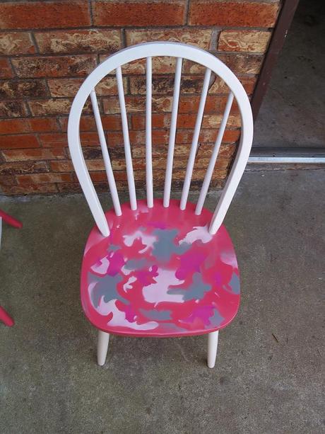 Girl's Camo Chair