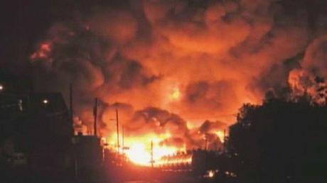 Quebec Town Ablaze After Oil Train Derailment Sparks Chain of Explosions