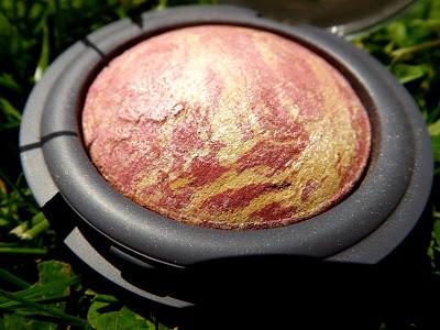 Accesorize Blusher in 'Scandal'