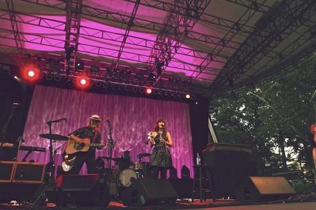 IMG 8793 620x413 SHE & HIM, CAMERA OBSCURA PLAYED CENTRAL PARK ON SATURDAY NIGHT [PHOTOS]
