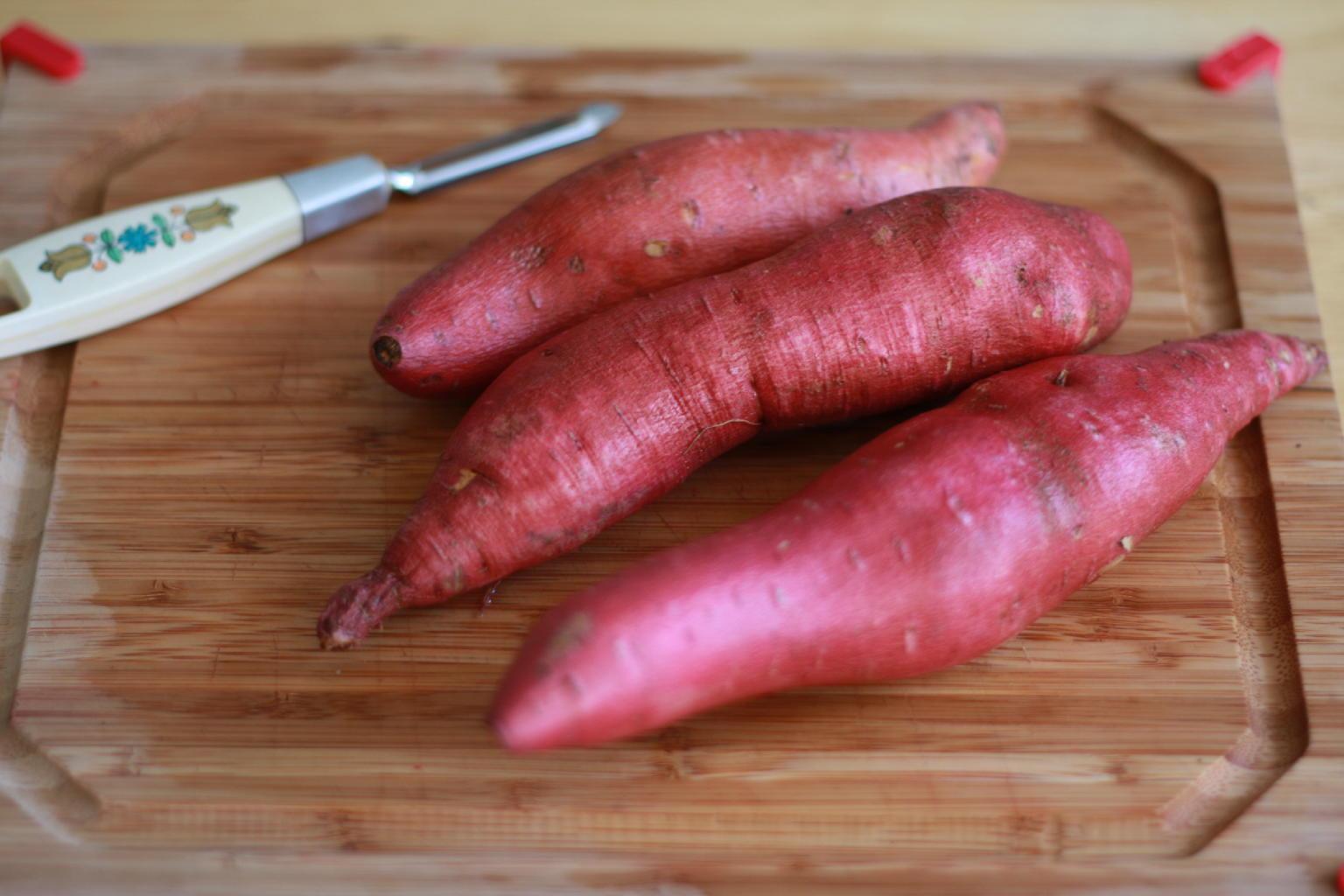 Guest Blogger: Sapling Vegan – Beet Pizza! Yumm..I swear!