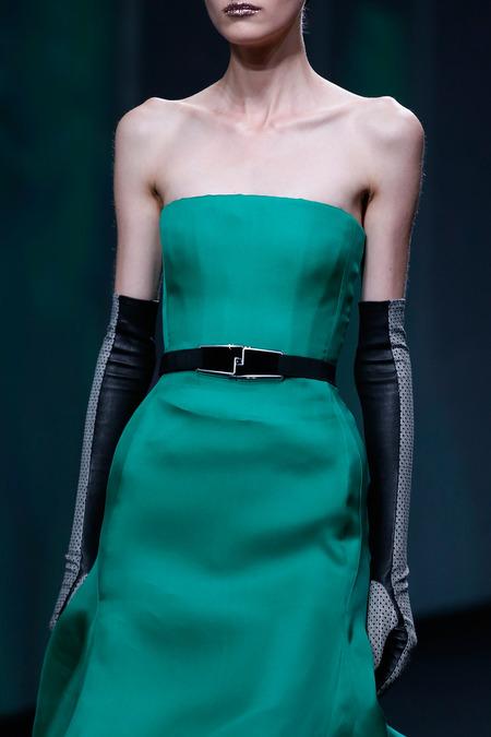 d-aisychain:

thecitycouture:

Christian Dior Fall 2013...