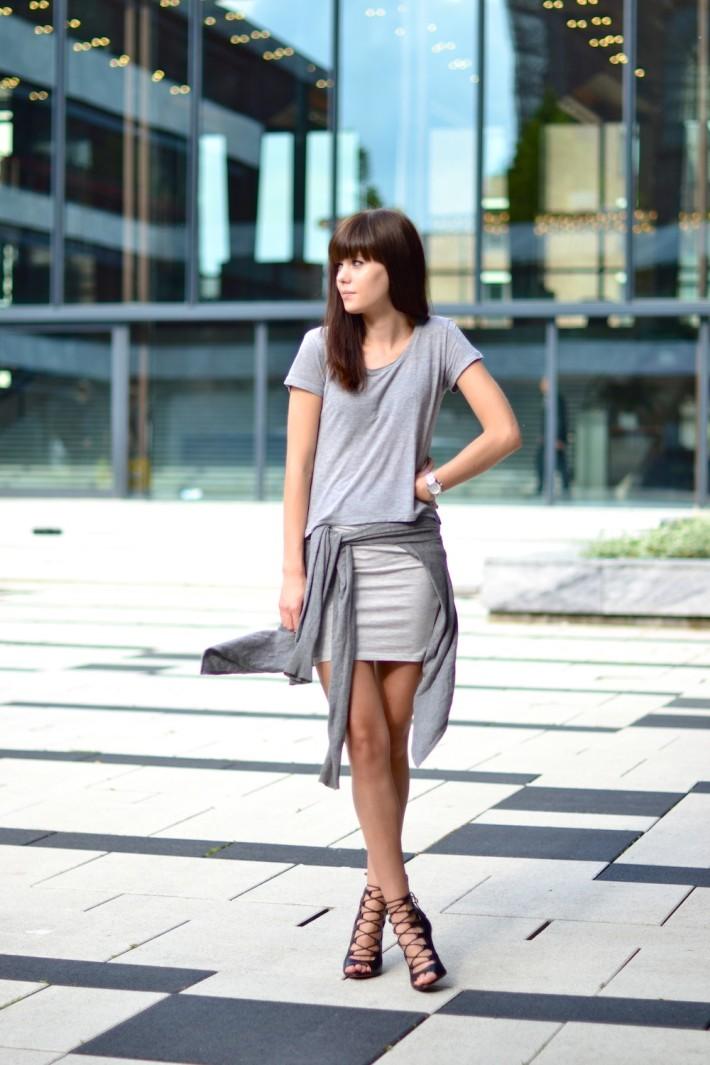 all gray look fall trend gray skirt tee and zara lace up heels