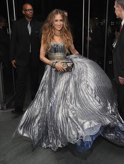 Carrie Bradshaw, Sarah Jessica Parker, Fashion, Style, NYC, New York, Street Style, Sex and the city, Celebrity, icon, Dior, skirt, Abu Dhabi, Morroco