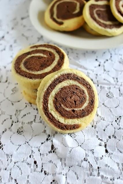 Pinwheel Cookies (Vanilla Chocolate Marbled or Pinwheel Cookies)