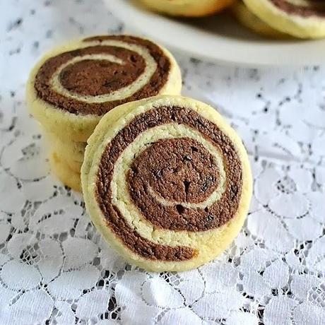 Pinwheel Cookies (Vanilla Chocolate Marbled or Pinwheel Cookies)