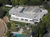 Jennifer Aniston's Estate, Originally Owned Maybelline Founder, Lyle Williams, Then Roman Polanski, Followed Fleetwood Mac's Lindsey Buckingham.