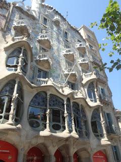 Barcelona: Ciutat De Gaudi