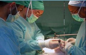English: Dr. Ehtuish Preforming An Organ Trans...