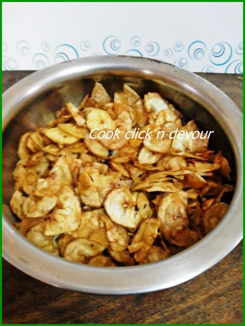 Vazhakai chips (Wafers with raw plantain)