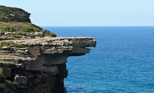 10 Spectacular Overhanging Rocks