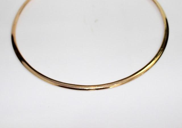 Faballey.com - Accessories - Sleek Gold Collar Necklace 