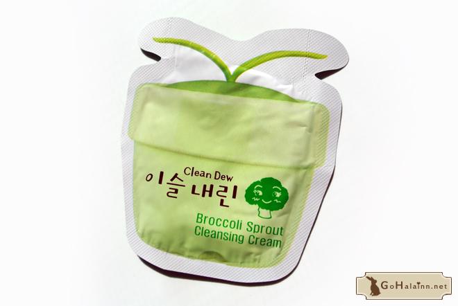 TonyMoly Clean Dew Broccoli Sprout Cleansing Cream Review