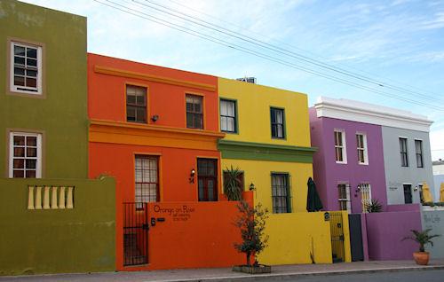 18 Cool Color-Blocked Buildings
