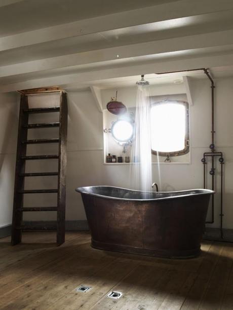 Found Online: 30 Great Industrial Bathroom Designs