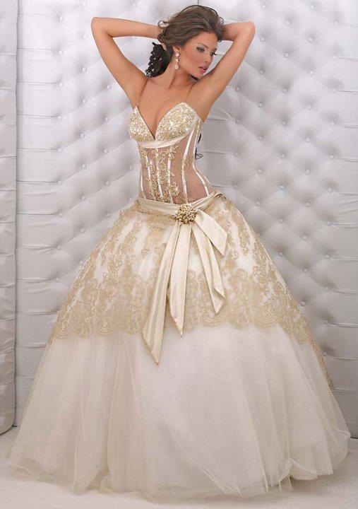 Sexy and Slimming Wedding Dress