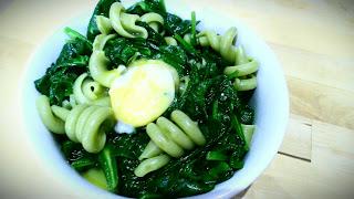 Almond, spinach & poached egg yolk pasta