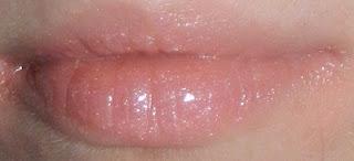 Revlon Super Lustrous Gloss in Pink Whisper