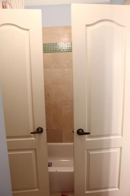 Weird Restrooms, Industrial Designs, and Bathtubs in the Bedroom… It’s the Weekly Round-Up! Weird Restrooms, Industrial Designs, and Bathtubs in the Bedroom… It’s the Weekly Round-Up!