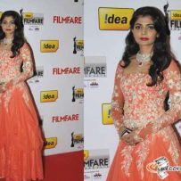 thumbs singer chinmayi 60th idea filmfare awards south pics photos images stills Celebs At 60th Idea FilmFare Awards   Photos