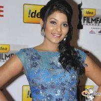 thumbs anjali 60th idea filmfare awards south pics photos images stills Celebs At 60th Idea FilmFare Awards   Photos