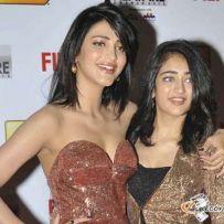 thumbs shruthi haasan 60th idea filmfare awards south pics photos images stills Celebs At 60th Idea FilmFare Awards   Photos