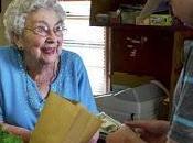 96-Year-Old Stops Robbery, Offers Robber Tootsie Rolls Instead Cash (Video)