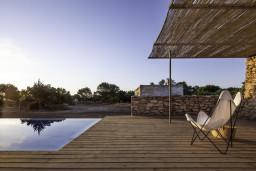 Pool & outdoor lounge by Marià Castelló Martínez