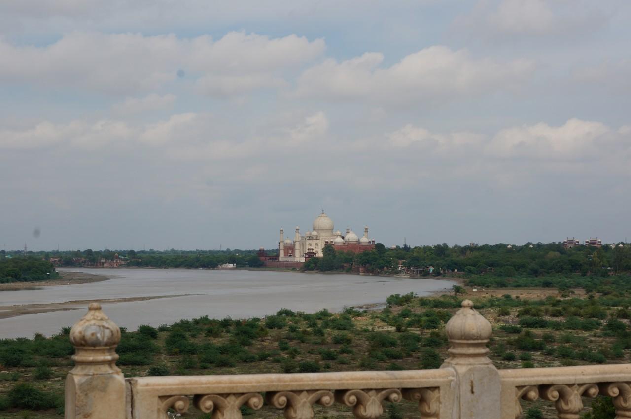 ew of Taj Mahal from Agra Fort