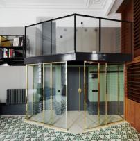 Carrer Avinyo 34 by David Kohn Architects