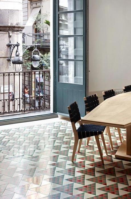 Carrer Avinyo 34 by David Kohn Architects 2