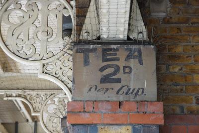 Ghost signs (94): tea, 2D per cup