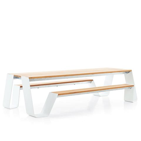 Aluminum and wood picnic table 