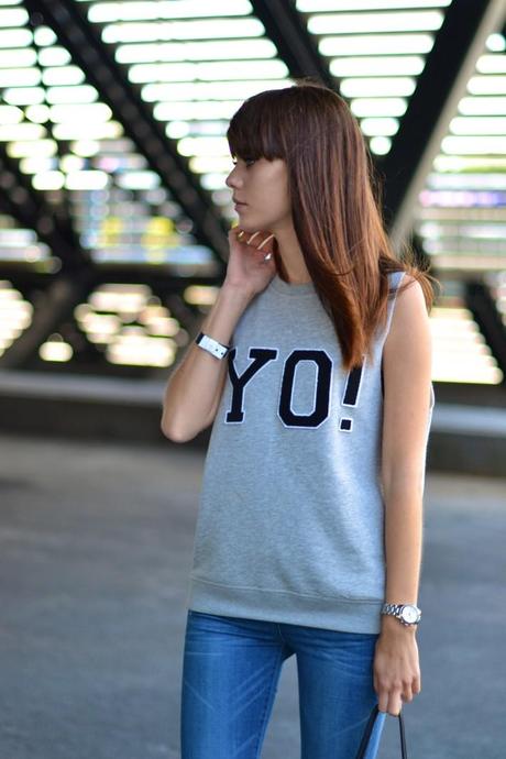 sleeveless gray sweatshirt casual look inspiration