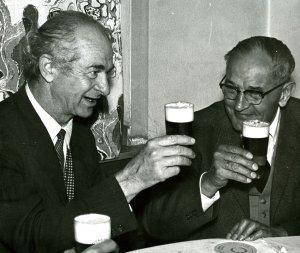 Pauling and Martin Niemoller, not disrupting the regimen, 1958.