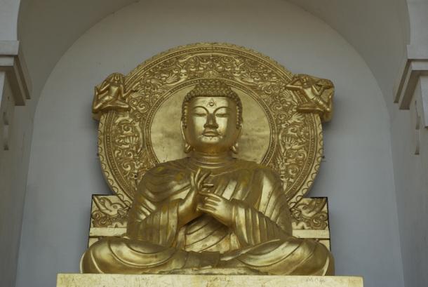 Teaching Buddha - London Peace Pagoda