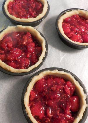 Raspberry crush tarts - Fill with raspberry mixture