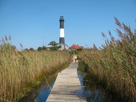 The-boardwalk-to-the-Fire-Island-Lighthouse,NY