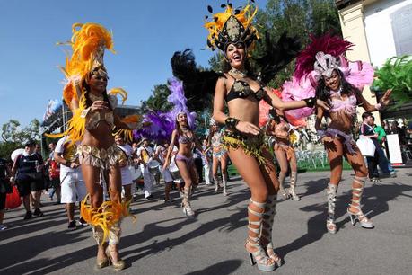 Entertainment Is Everywhere at the Singapore Grand Prix