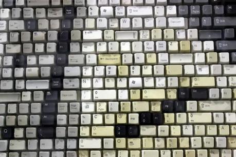 Keyboard Keys makes Space Shuttle Mosaic | odditycentral.com
