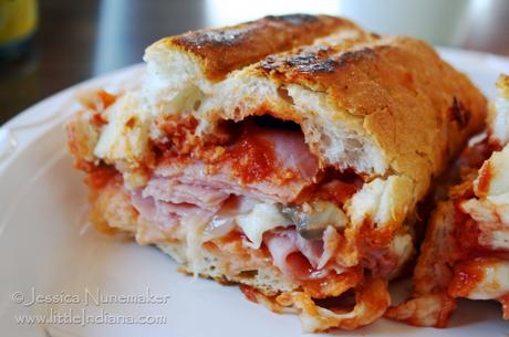 Wakarusa, Indiana: Cook's Pizza Stromboli